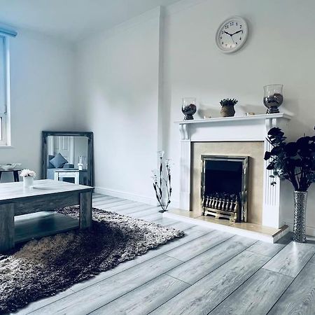 Superb 2 Bedroom Apartment With Free Parking Единбург Екстер'єр фото