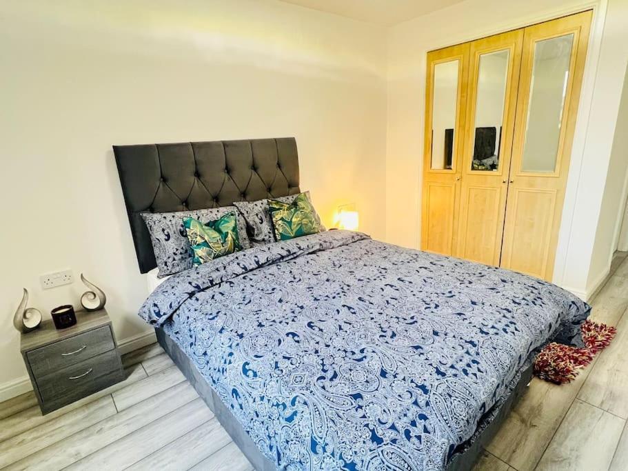 Superb 2 Bedroom Apartment With Free Parking Единбург Екстер'єр фото