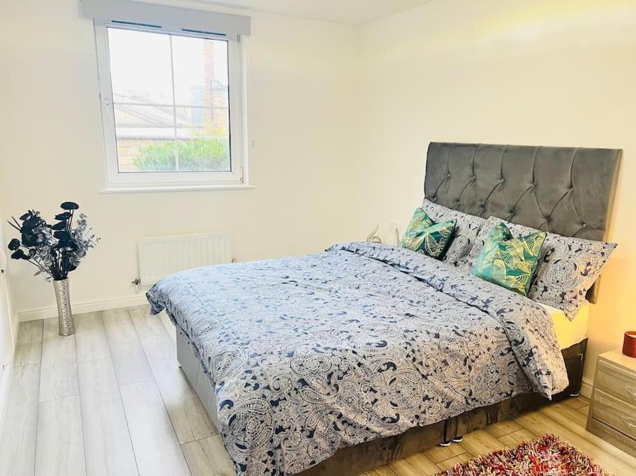 Superb 2 Bedroom Apartment With Free Parking Единбург Екстер'єр фото